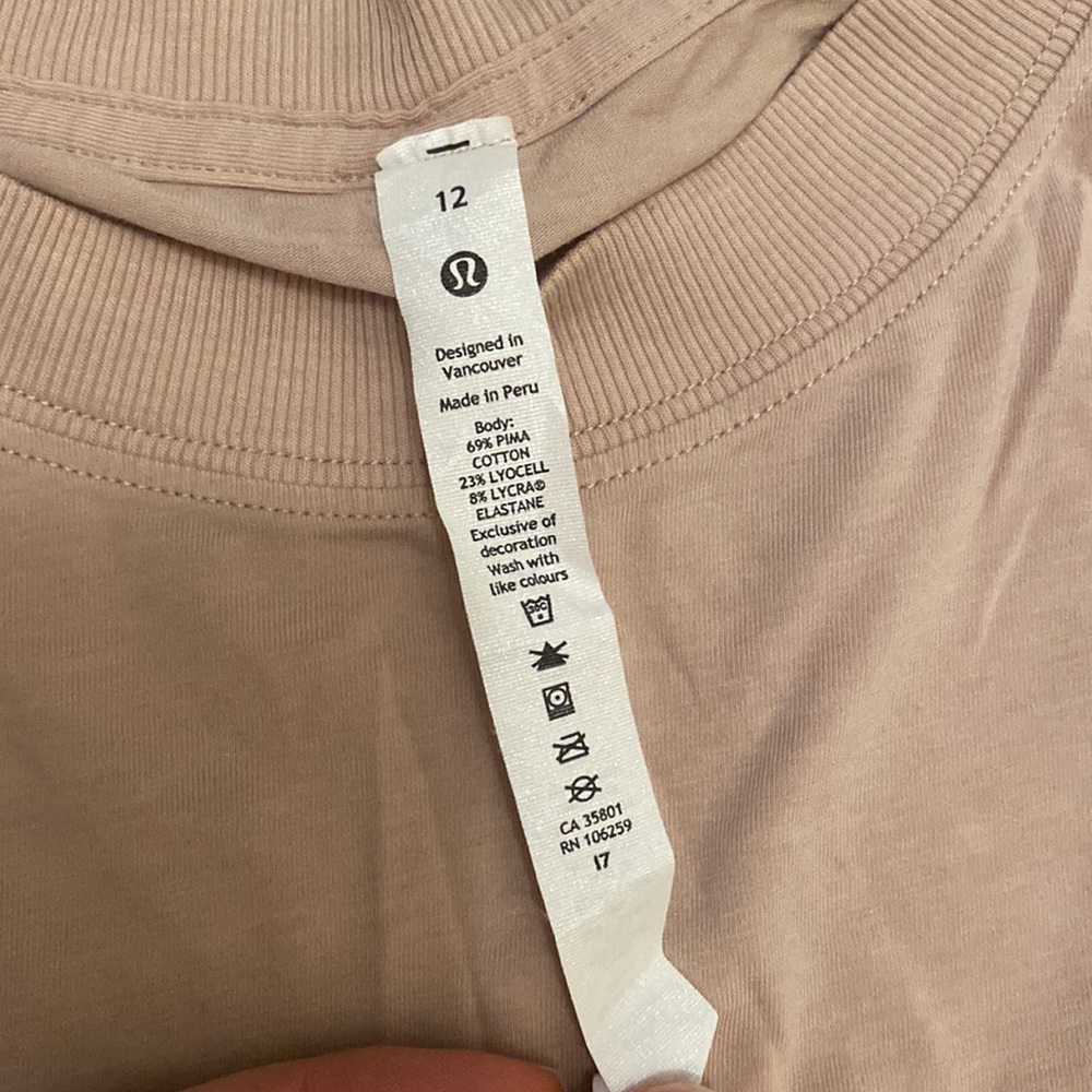Lululemon tank - Picture 3 of 5